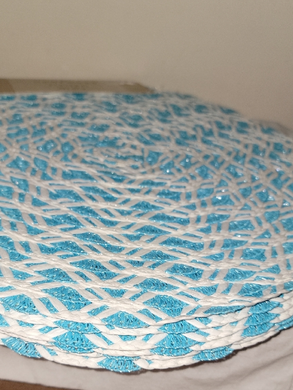 HomeWear Round Blue & White Woven Placemat - Set of 6 - Picture 7 of 8